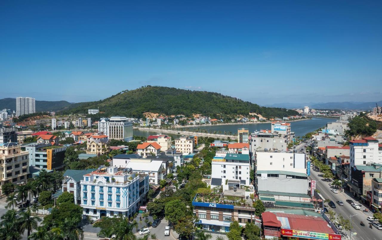 D'Lecia Ha Long Hotel Exterior photo